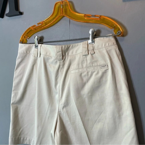 Liz Claiborne Liz Golf Audra Bermuda Shorts ivory short size 10 - Picture 8 of 10